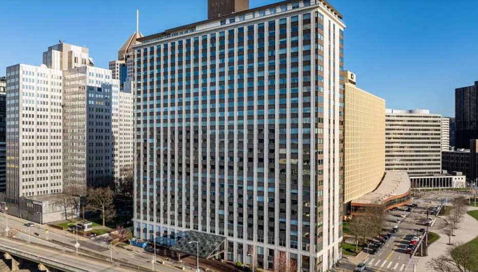 DOWNTOWN PITTSBURGH - 1 BEDROOM FURNISHED/EQUIPPED CONDO
