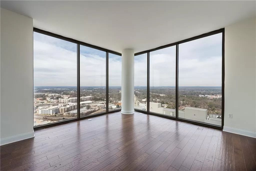 Spacious 2 Bed/2.5 Bath Corner Unit Condo at Atlantic Station