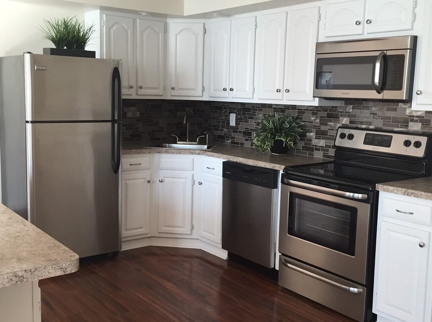 PET FRIENDLY, CENTRAL AC, and 2 FREE MONTHS OF RENT!