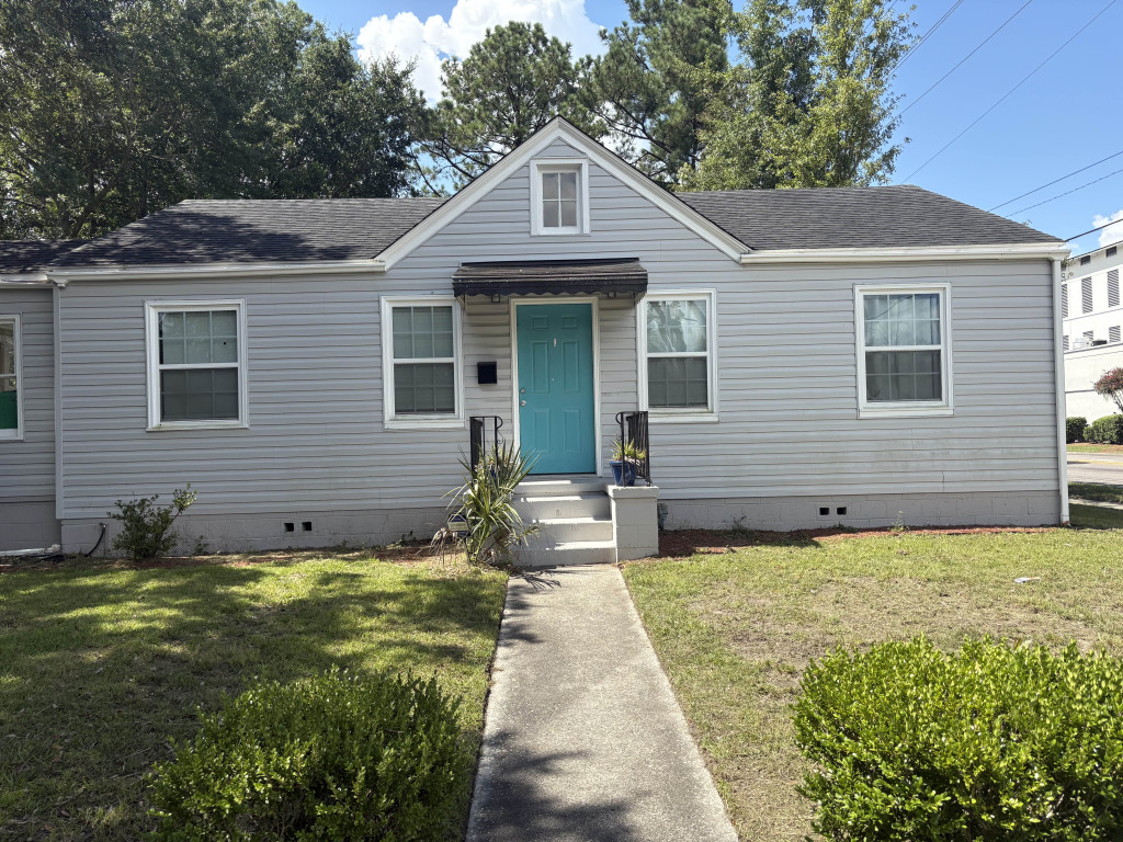 3 Bedroom 1 Bathroom House Near Montgomery Hall